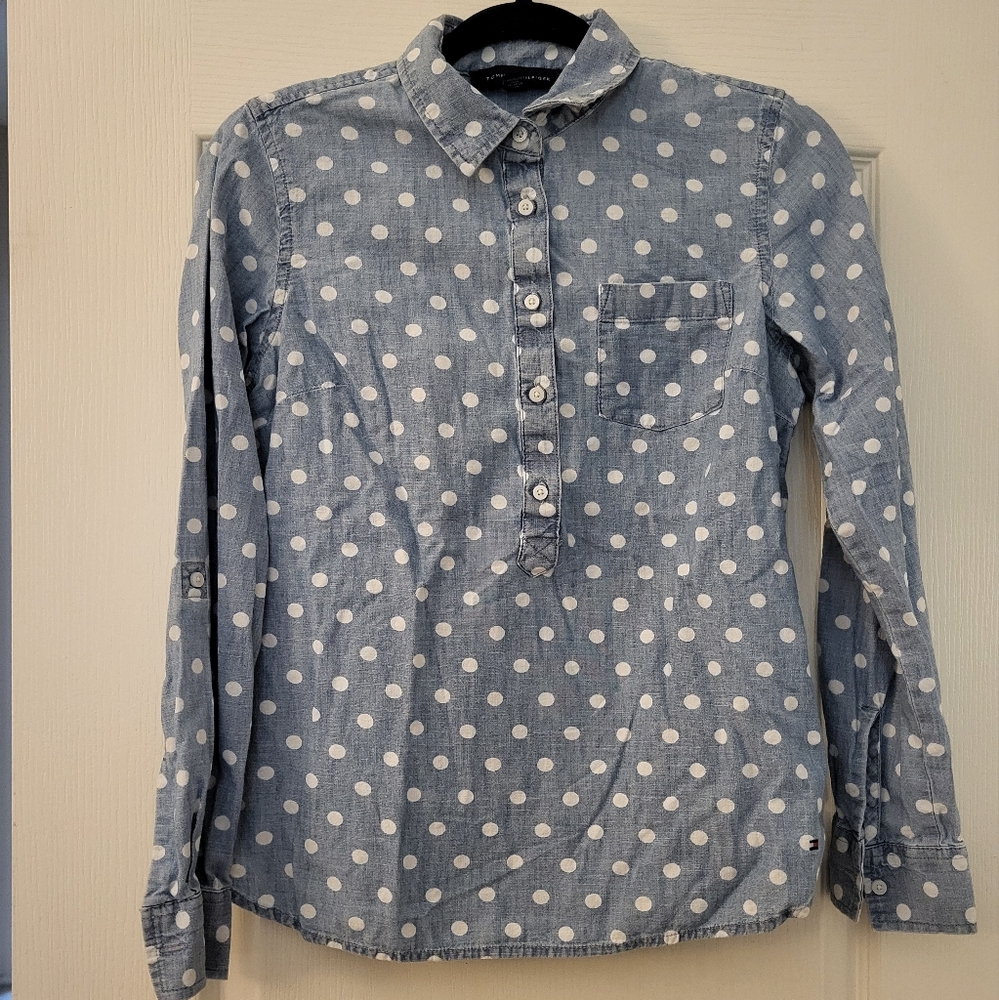Small Tommy Hilfiger denim colored blouse w/ white dots.